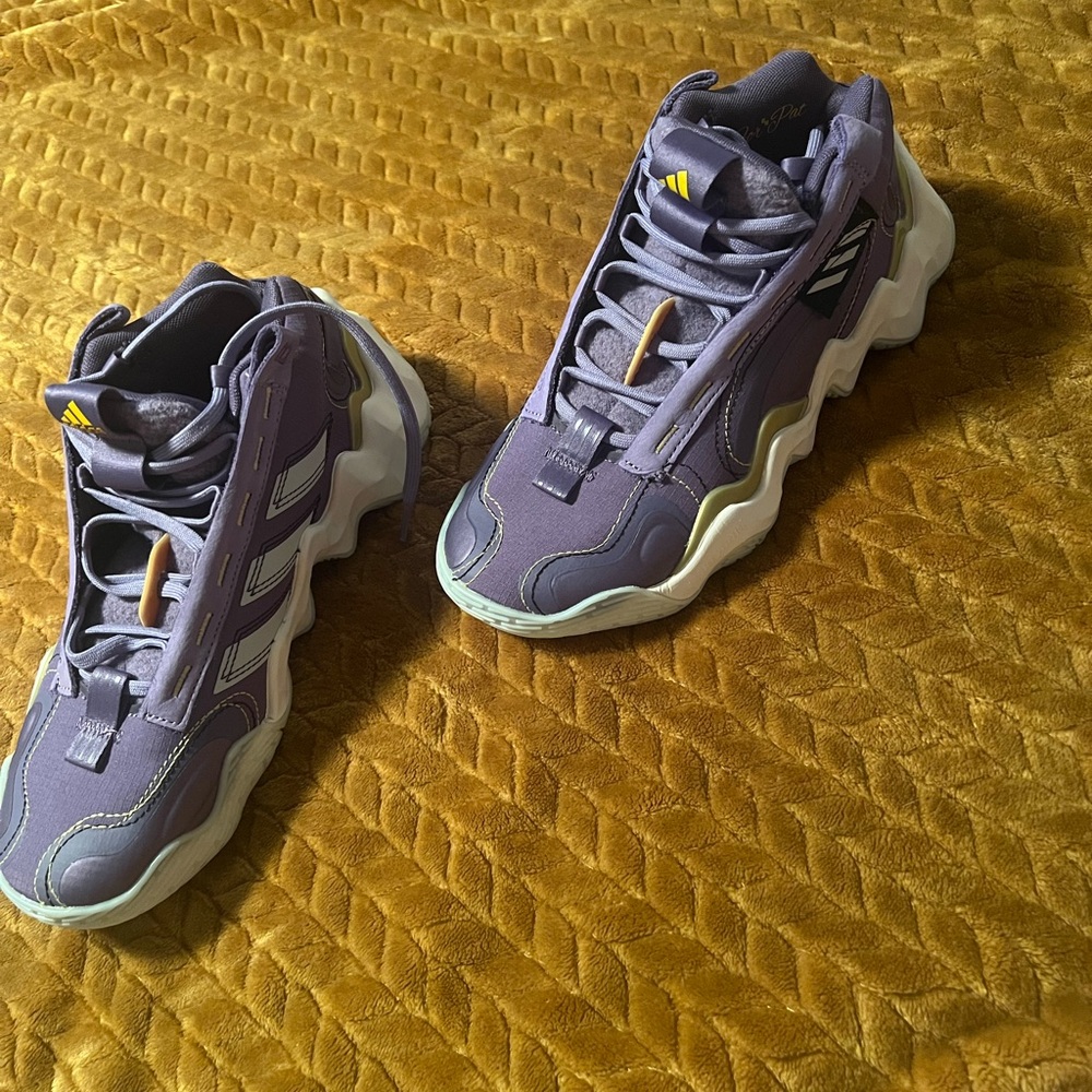 Candace Parker Adidas, size 7.5